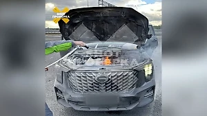 Житель Москвы чуть не сгорел в китайском кроссовере