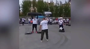 Сотрудник МЧС умер на глазах у зрителей во время соревнований по силовому экстриму