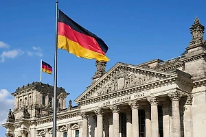 Кабмин ФРГ выступил против изъятия замороженных активов России в пользу Украины