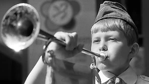 10 архивных фото, как отдыхали школьники в СССР: летние каникулы в пионерских лагерях