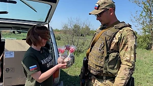 Иностранные добровольцы отметили Пасху куличами на СВО и признались в любви России