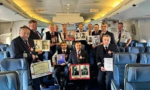 Пилоты "России" провели "Бессмертный полк" во время тренировочного полёта