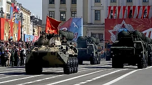 Вещание латвийских телеканалов прервали кадры Парада Победы в Москве