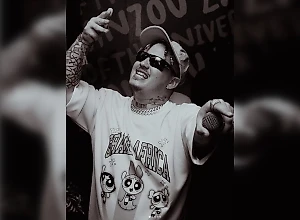 Рэпер Costa Titch умер прямо на сцене от усталости