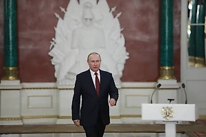 Путин прилетел из Монголии во Владивосток, где примет участие в сессии ВЭФ