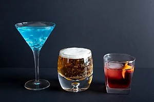 Названы условно безопасные дозы алкоголя для мужчин и женщин