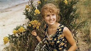 Тренды из 60-х снова в моде: Что стильного можно найти в бабушкином шкафу