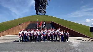 Музей Победы провёл флешмоб, посвящённый Дню России