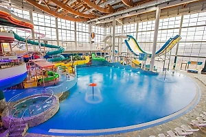 Семилетней девочке зажало руку на горке в московском аквапарке 