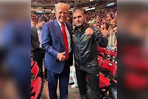 Трамп пообщался с Хабибом Нурмагомедовым возле октагона