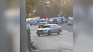 Момент стрельбы по полицейским в Дербенте попал на видео