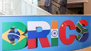 Названо число стран, которые хотят вступить в БРИКС, ШОС и ЕАЭС