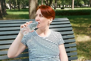 Названы неочевидные и опасные симптомы обезвоживания в жару