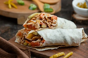 Врач назвала вертел для шаурмы разносчиком массы болезней