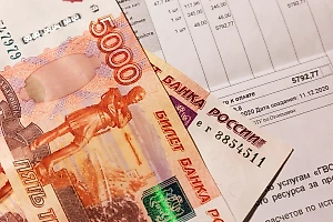 Россиянам объяснили, кто должен оплачивать воду для полива клумб перед подъездом дома
