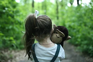 Пропавшую в лесу под Петербургом девятилетнюю девочку нашли погибшей