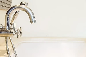 Жители Джанкоя остались без воды из-за аварий на сетях