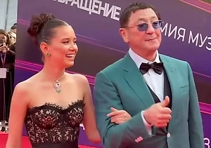 18-летняя невеста Лепса будет учиться в Британии