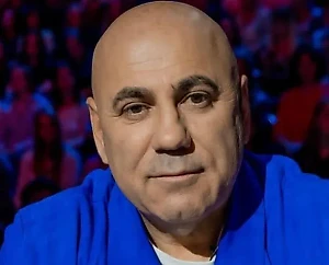 Если говорить с точки зрения мужчины — конечно, надо выбирать женщину с фантастическим терпением, мудростью.