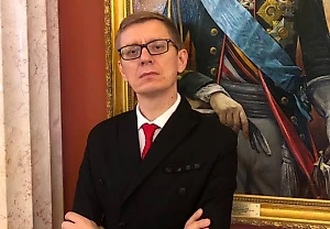 По факту и Моди, и Путин являются верующими людьми. Наш президент демонстрирует свои духовные убеждения так же, как это делает Моди. Чего не скажешь о Китае. Китай — это древняя цивилизация, но сейчас она является по факту атеистической, потому что правит коммунистическая партия. И вот эта идеология атеизма в конечном итоге сводит всё к экономическим показателям. То есть Китай духовно, идейно не столь близок Индии и России.