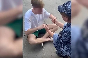 В Москве росгвардейцы спасли парня с панической атакой