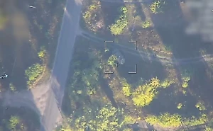 Российский "Ланцет" сжёг ещё один украинский БТР в курском приграничье