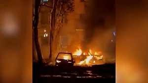 Момент падения украинской ракеты на дом в Курске попал на камеру местных жителей