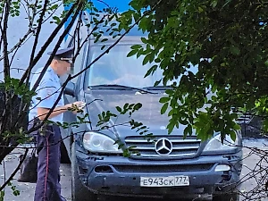 Тело мужчины обнаружили в машине, припаркованной в московском дворе