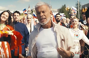 Олег Газманов отметил День флага фантастическим клипом на песню «Русский мир»