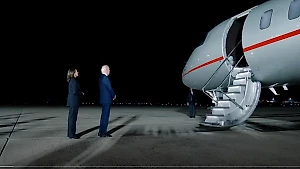 Ямальский депутат высмеял Байдена, залезшего в российский самолёт