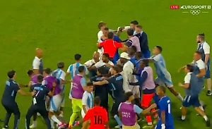 Сборная Аргентины объяснила побоище с французами на Олимпиаде слишком бурным ликованием