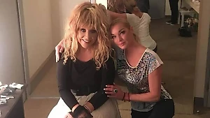 Волочкова попросила Пугачёву вернуться в Россию и столкнулась с волной хейта