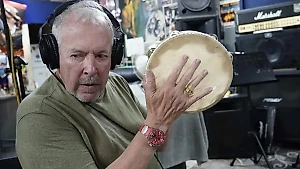 Макаревича* и других иноагентов требуют лишать звания народный артист за критику СВО