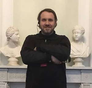 Смоленская икона Божией Матери является одной из древних и наиболее почитаемых святынь Древней Руси и России. Она в каком-то смысле связана со всей историей нашей страны и является ею.