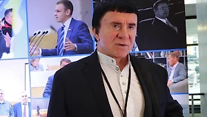 Анатолий Кашпировский с женой и ассистентами напал на журналистов Life.ru