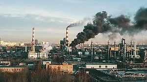 Собянин сообщил о пожаре на НПЗ после падения дрона