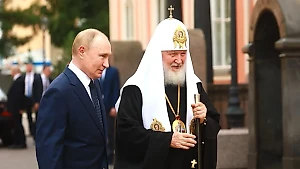 Путин и патриарх Кирилл посетили Александро-Невскую лавру в Петербурге