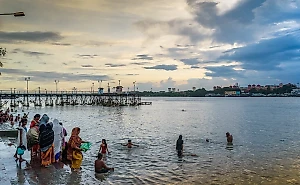 37 детей погибли во время индийского фестиваля священных купаний «Дживитпутрика»