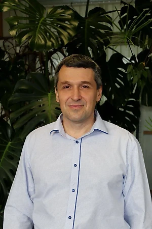 Бытовая химия в обязательном порядке должна храниться отдельно от пищевых продуктов, обязательно должна быть подписана и недоступна для детей. Это общепринятые правила, потому что инсектициды — это препараты не только от тараканов, но и от сельскохозяйственных вредителей – это яды