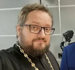 Во всех храмах служится божественная литургия или молебны. В первую очередь мы молимся им о даровании тех добродетелей, имена которых они носили, просим здравия души и тела, духовного роста.