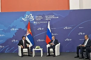 Путин провёл переговоры с вице-премьером Сербии Вулиным на полях ВЭФ