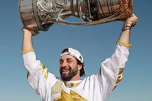 Чемпиона КХЛ Даниила Вовченко спалили на изменах