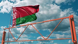 Белорусская армия укрепляет границу с Украиной из-за 30-тысячного войска