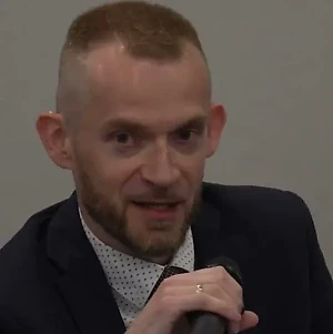 Вероятно, строительство укрепрайонов является продолжением тактики сдерживания, частью которой был так называемый контрнаступ, и в ближайшей перспективе может быть использовано как некий противовес огромному российскому потенциалу.