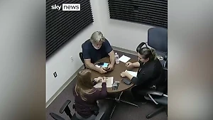 Появилось видео с первой реакцией Болдуина на убийство оператора родом с Украины