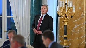 Песков: Кабмин успешно обеспечивает стабильность темпов развития экономики РФ