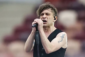 Лёву* единственного из "Би-2" отпустили из тайской тюрьмы