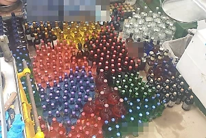 На Сахалине нашли более 600 бутылок контрабандного алкоголя на судне из Пусана