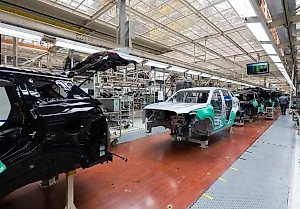 На бывшем заводе Nissan в Петербурге начали выпуск авто с "будоражащим" названием