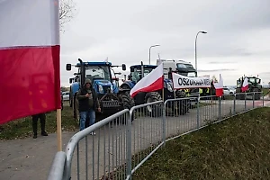 Фермеры Польши приостановили блокаду КПП с Украиной, договорившись о соглашении